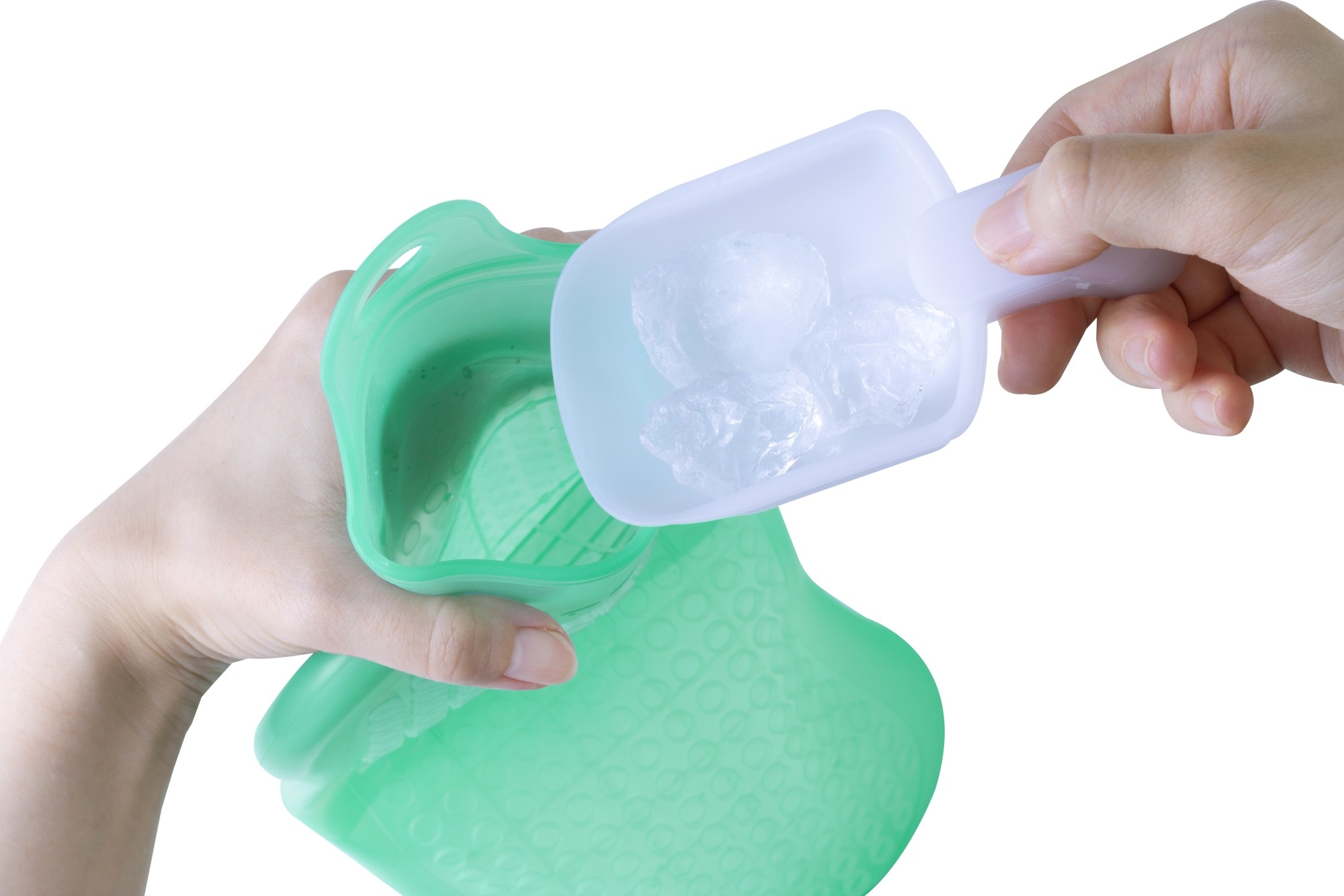 氷も水も入れ易い大口設計