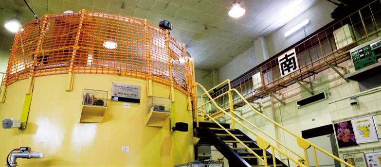 近畿大学と文部科学省が「原子力オープンキャンパス」を開催 高校生に原子力科学の面白さに触れる機会を提供