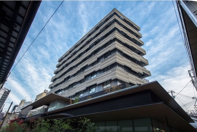 bDL2rAiCrpY2o9rzNCBs.jpg?w=940&h=940