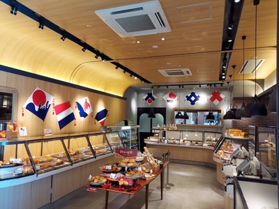 トランドール長崎駅店　店内