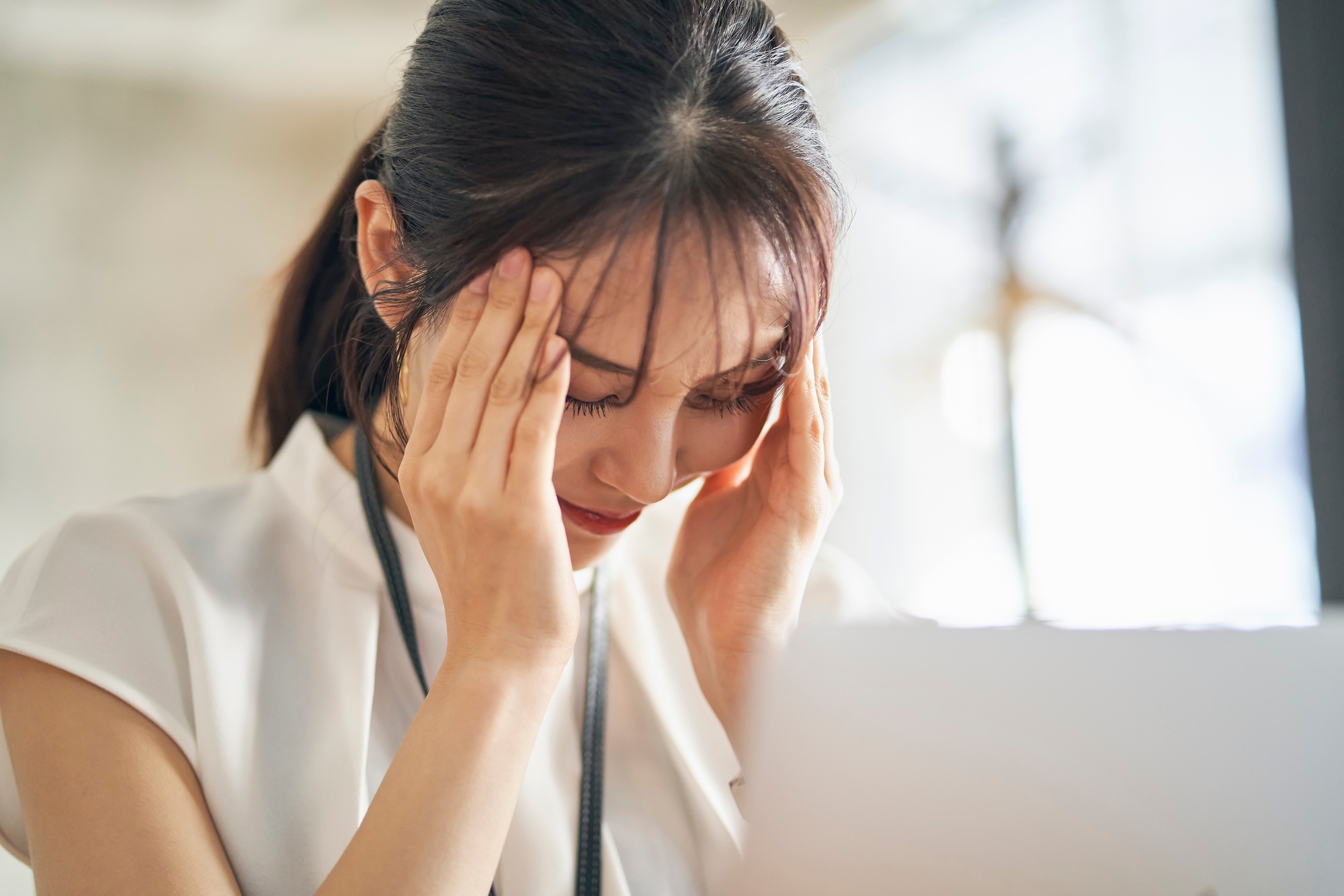 片頭痛を「いつものこと」と放っておかないで! 夏の片頭痛の原因と予防・対処法