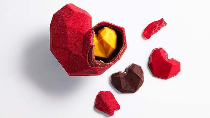 割って楽しめるチョコレート (小さなハート形チョコレート3種/各色1個入り)