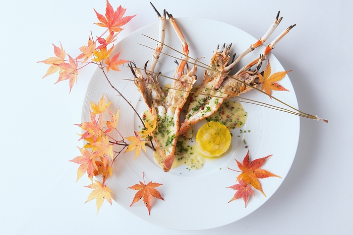 北海道産赤座海老のグリエ シャンパーニュ風ソース ポワロ―のデリスとピンクペッパーの香り (2016年~2017年)