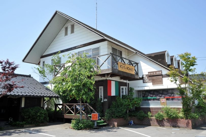 イタリアンレストラン〈ローズ・エ・ロメオ(私は薔薇)〉