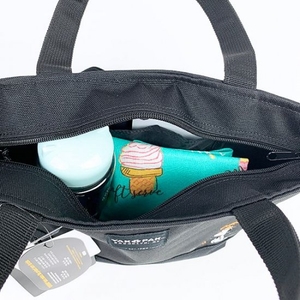 bSH8sAF2wCE2qvuzoTS4.jpg?w=940&h=940