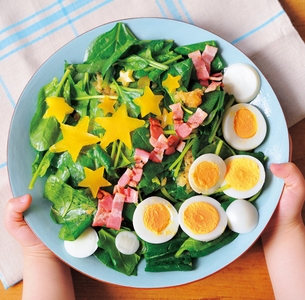 「ほうれん草の星空サラダ」