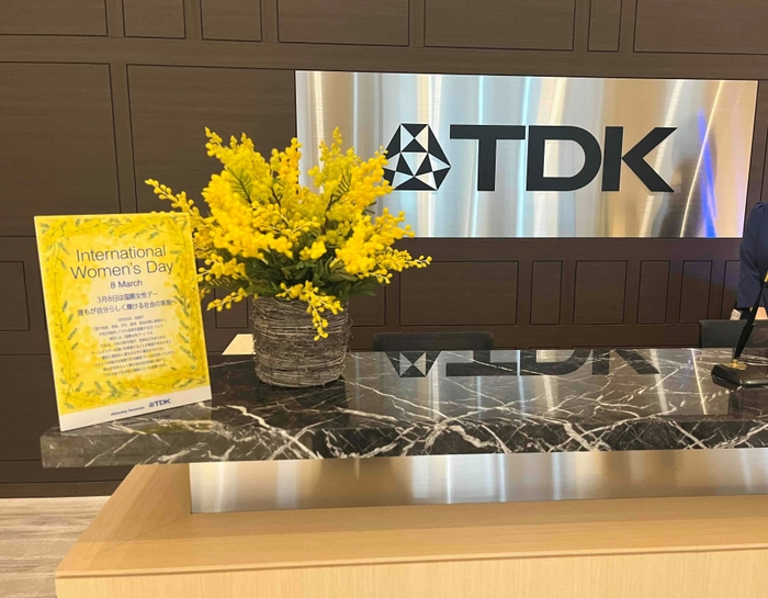 TDK本社様 受付 アレンジメントブーケ