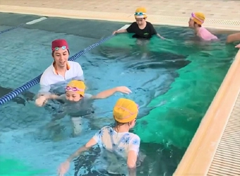 水の事故を防ぐ! 「水難事故防止レッスン」&「着衣泳教室」を実施
