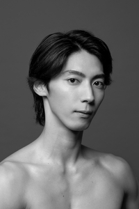 ギルバート・ブライス役：栗山 廉