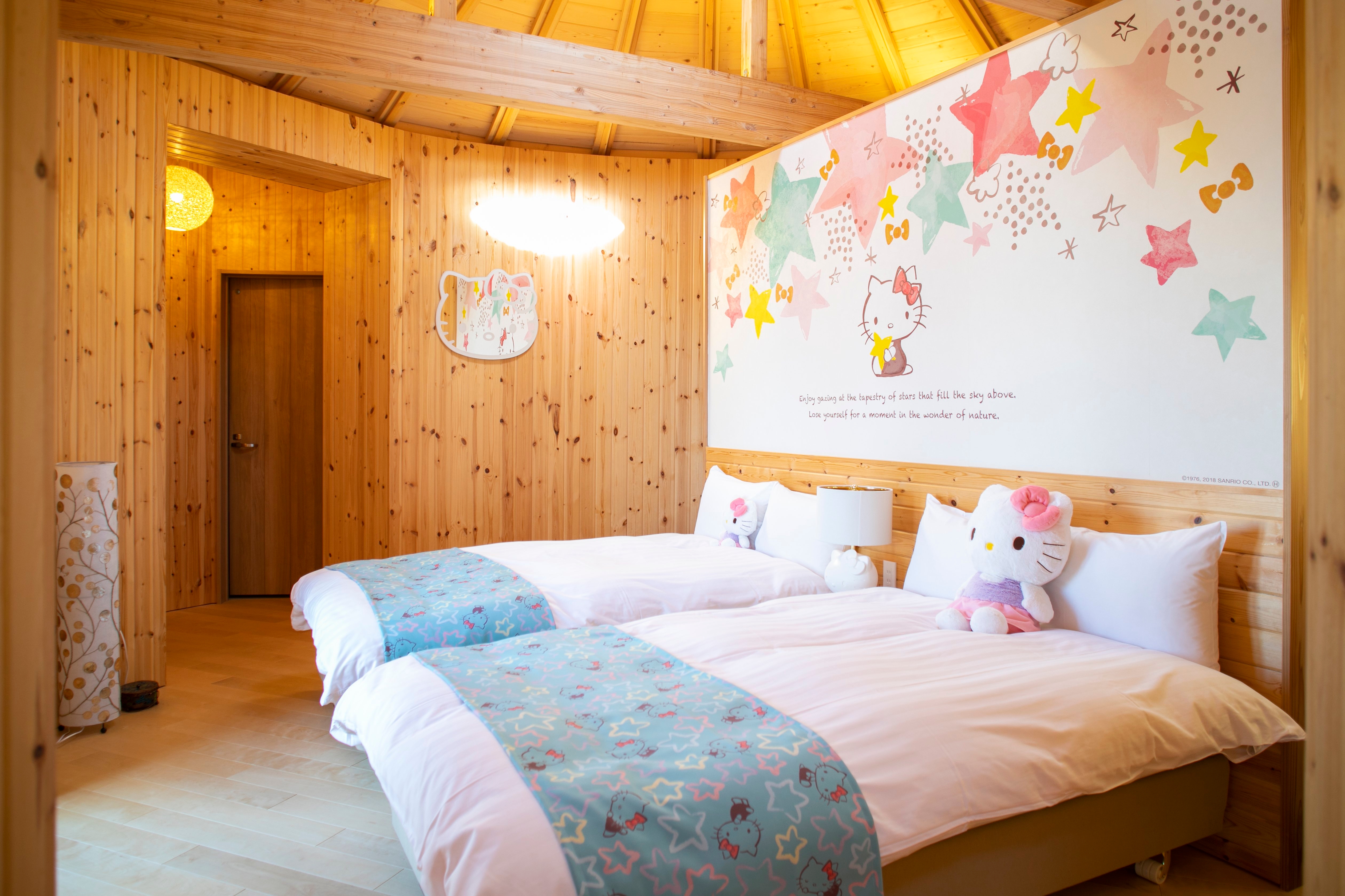 世界最大のりんご型展望シアター「HELLO KITTY APPLE HOUSE」オープン記念 『ハローキティ りんごプラン』本日より予約開始!