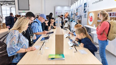 単なるスタイラスを超えて：実際に触れて使う体験が、消費者向け電子機器の見せ方をどう変えているのか