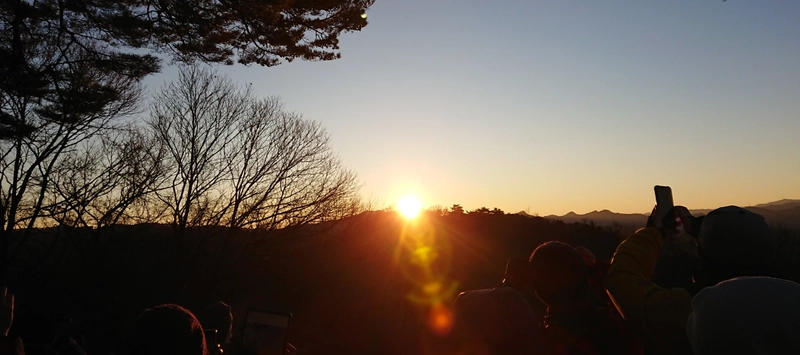 元旦の朝、標高約1,100mで迎える初日の出　 リフトで登る「平尾山 山頂からの初日の出」2026年　元旦限定