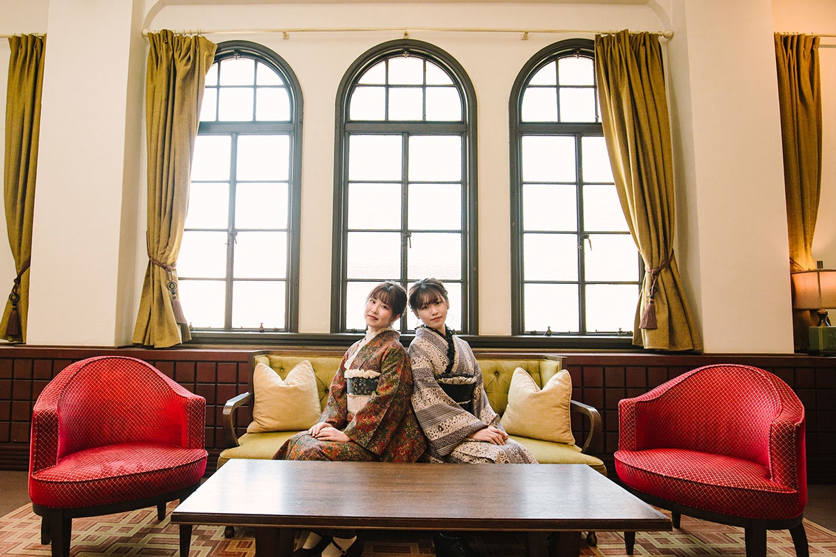 夢館 五条店 観光着物レンタル 3,080円/人 ヘアセット(8パターンからの選択)1,650円/人 レース衿・レース帯揚げ・飾り紐:別途オプション価格