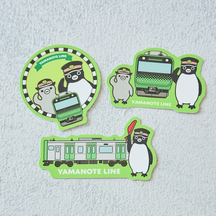 「Suicaのペンギン ステッカー3種」 各490円 台紙:横64×縦104mm ウォータープルーフタイプ。スマホやPCに貼って、自分らしいカスタマイズを