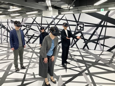 VR体験の様子　※渋谷会場の写真です。