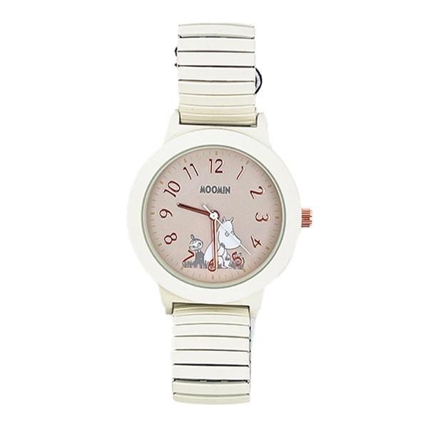 ムーミンの腕時計をつけて大人かわいさアップ。ジャバラベルトに