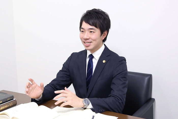 大阪支部長弁護士・山下真