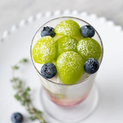 SONOKO×極旬コラボ　最高級シャインマスカットがソノコカフェ銀座のスイーツに登場！【SONOKO】