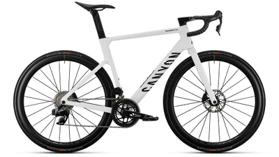 エンデュレース CF SLX 7 AXS  平均重量8.4kg  679,000円（税込）