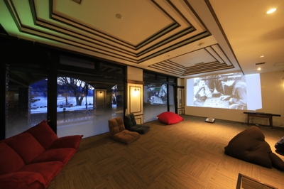 c5pPLlt8FTSP9yCNcWuk.jpg?w=940&h=940