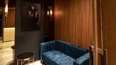 c7dOym0iyLsdr3n19o9P.jpg?w=940&h=940