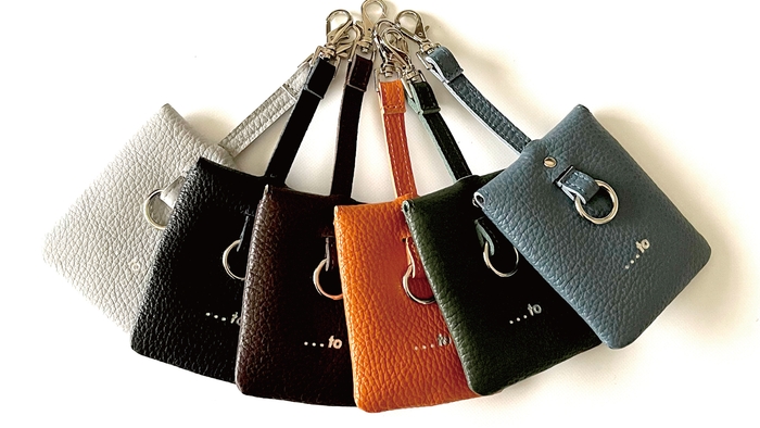 キーケースやカードケースにもなる便利な「mini conte/ミニコンテ」付き