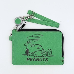 スヌーピーのおしゃれなキーケースとパスケース
