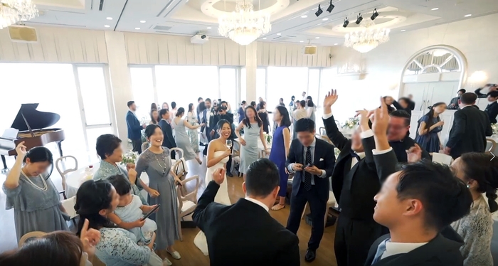 DJプランでゲストとダンス!まるで海外ウエディング