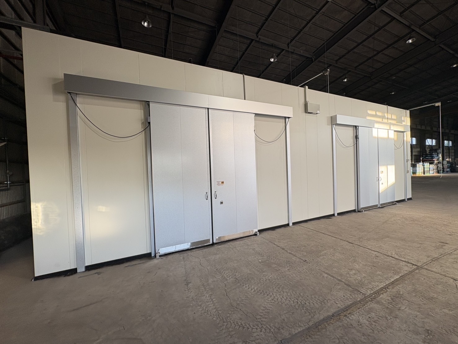 品質を守る、「雪の女王」を保管する大型冷蔵庫