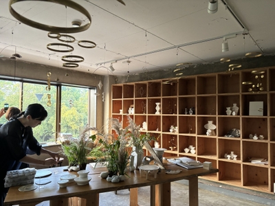 イメージ｜企画展の設営の様子（ギャラリー八角）