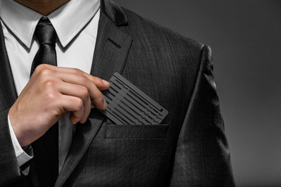 カードサイズから3秒で変形する、唯一無二のガジェットペン