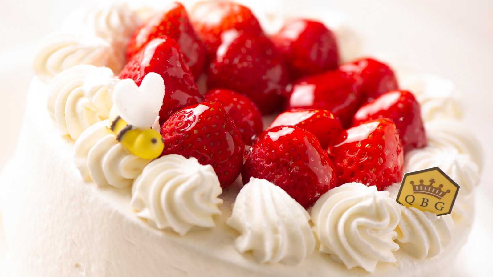 春こそ食べたい絶品ショートケーキ!老舗はちみつメーカー直営洋菓子店のこだわり詰まった「はちみつショート」【パティスリーQBG】