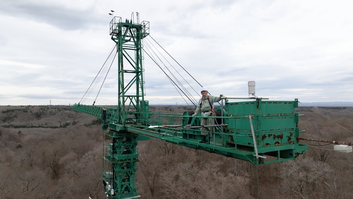 上空から森を観察する熊谷教授