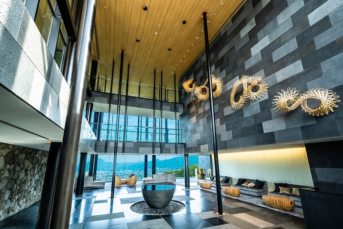 館内各所に隠れているモモファンを探せ!