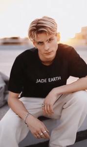 cRLde7pSSqTdbJEGic0C.jpg?w=940&h=940