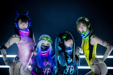 地球侵略!?美人サイボーグの襲来