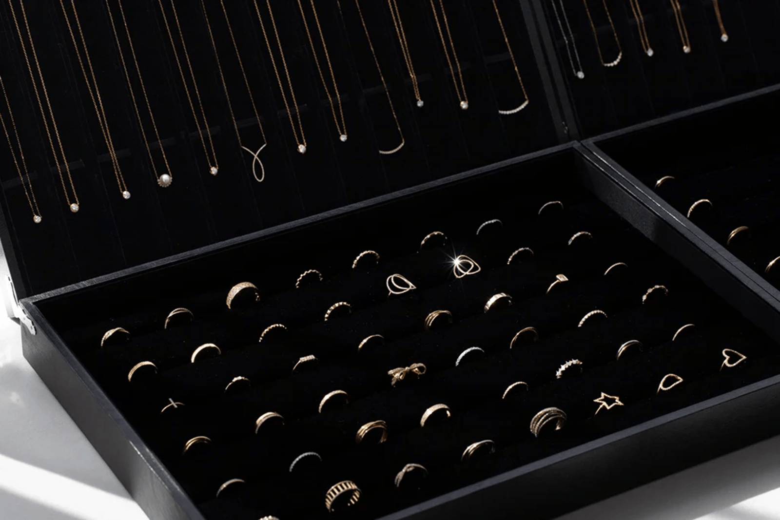 500点以上のジュエリーをご試着いただけます