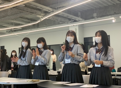 cVZp186tLmf4l4ZHDPQh.jpg?w=940&h=940