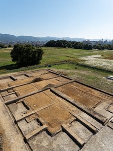 小山状に残されていた基壇の痕跡（平城宮跡第615次調査）