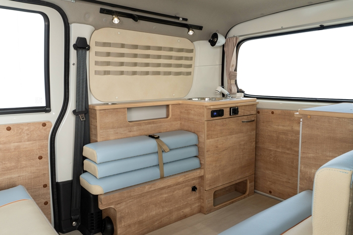 「レクビィ コット」室内