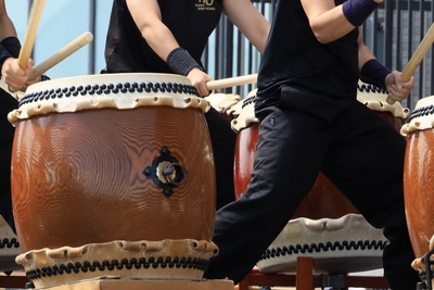 cbSTnLWZuNZkWQA2hdKY.jpg?w=940&h=940