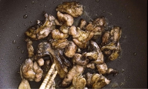 ほぼ炭火焼スパイスの使い方3:フライパンで焼く