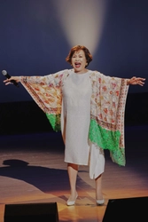 新曲「人生泣き笑い」熱唱！上沼恵美子、ファンと作った“泣き笑い”のひととき