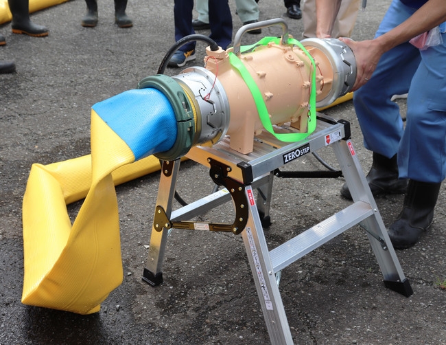 水中ポンプ(毎分2,500リットルの排水が可能)