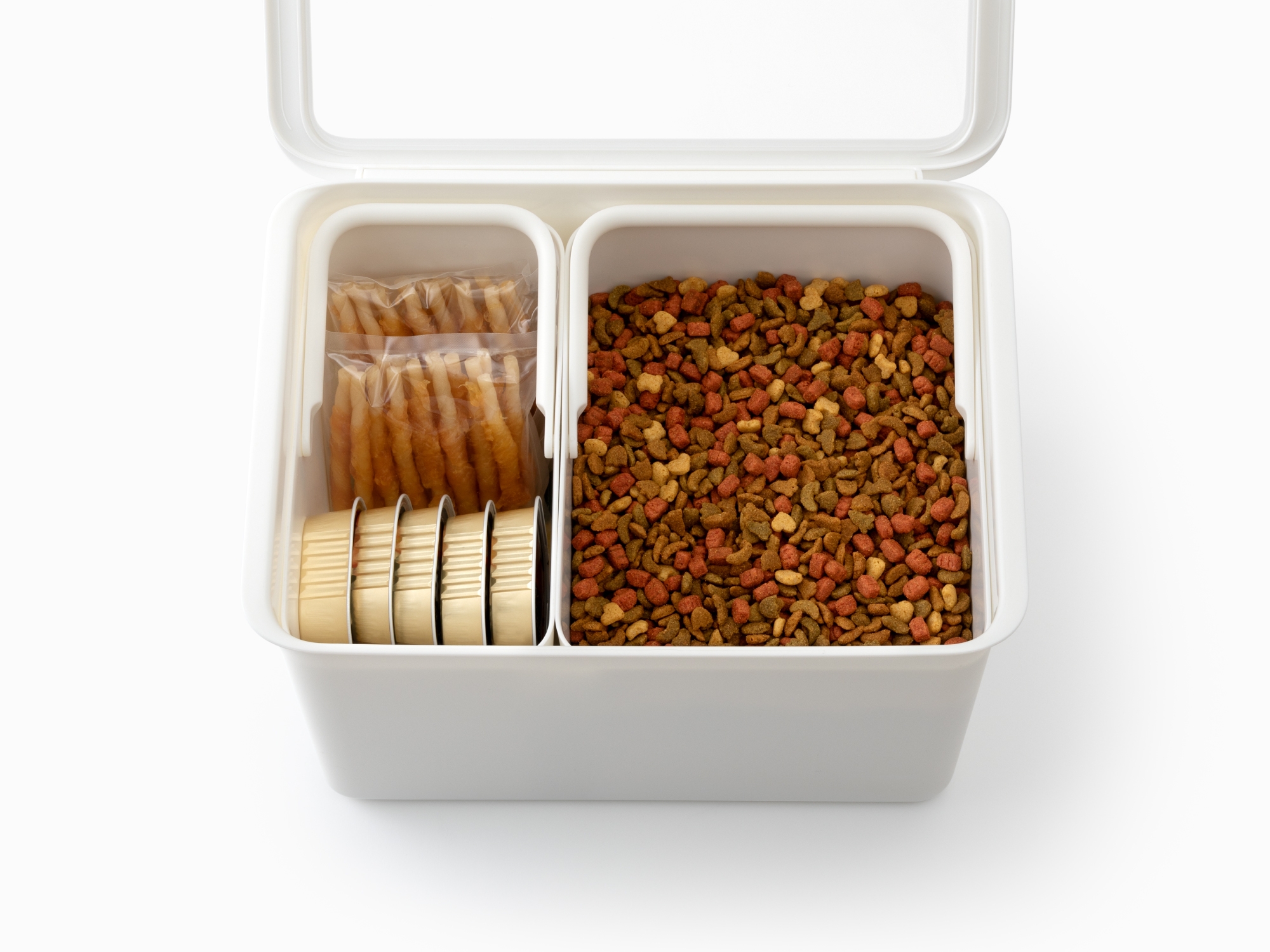 ニオイ漏れを抑えるためペットフードの保存にも