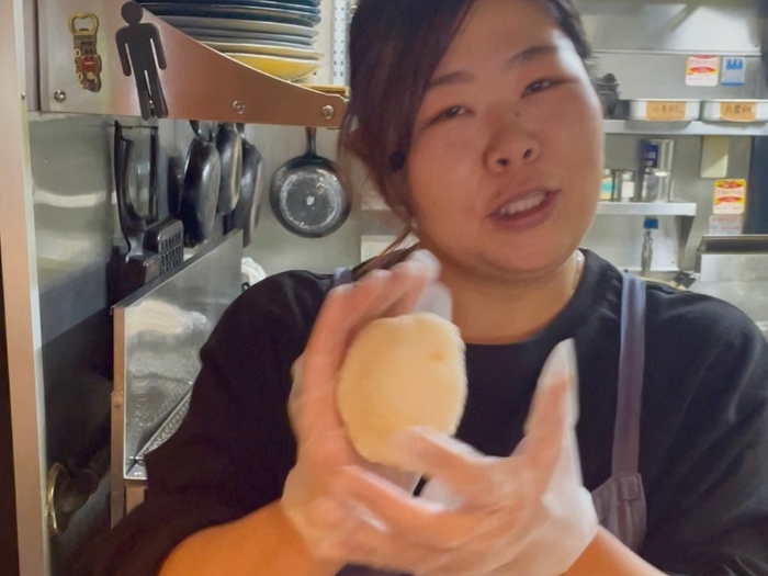 えみさんのおにぎり空中キャッチも見どころ