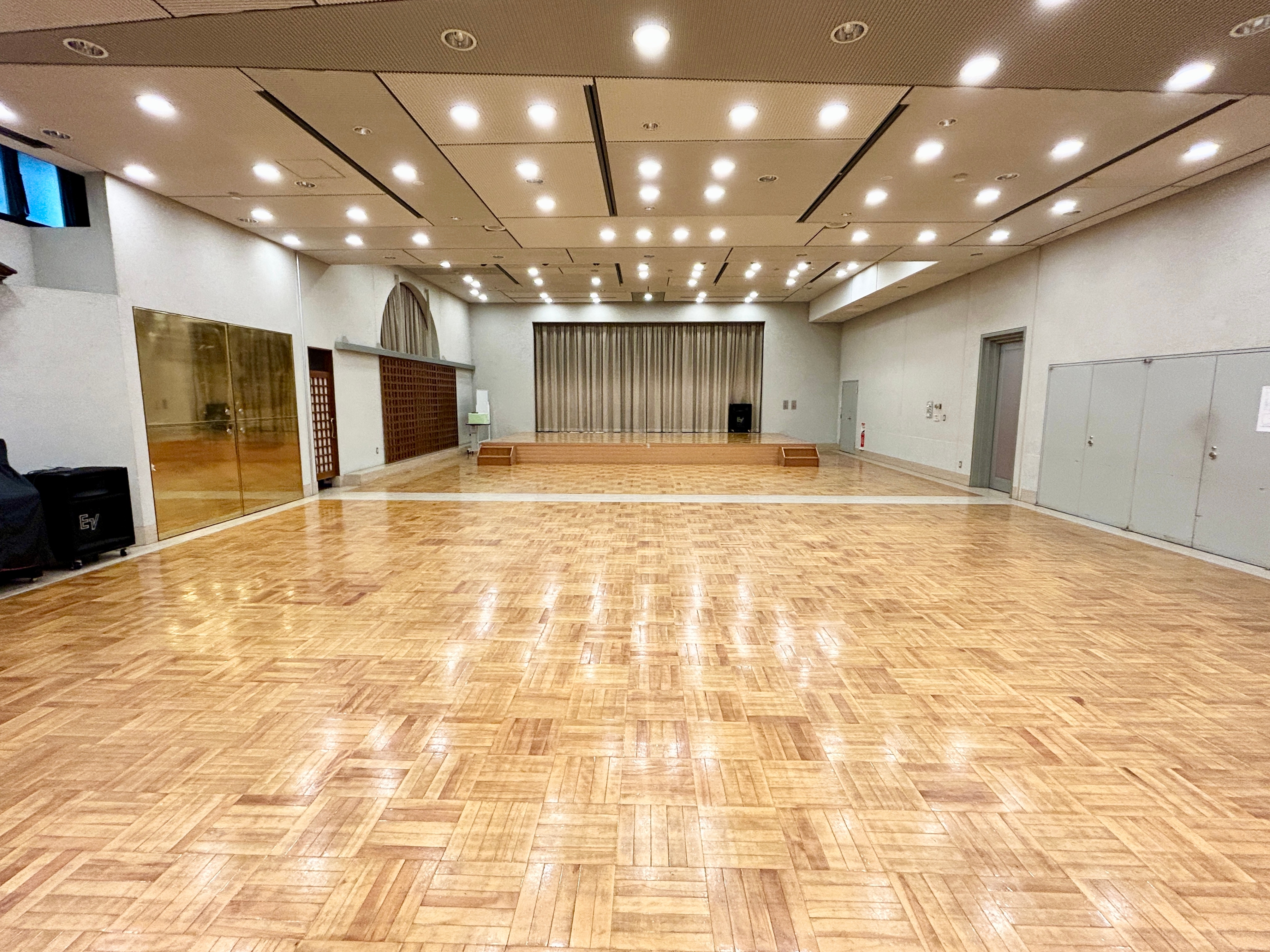 御茶ノ水駅徒歩4分に貸し会議室・大型ホールが登場
最大200名対応