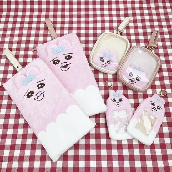 おぱんちゅうさぎ」ぬいぐるみミラーキーホルダーは、外出先でもメイク