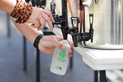 cxd5m0guWL0e1duphhfz.jpg?w=940&h=940