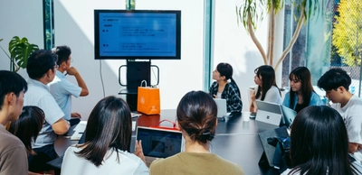 初開催の「チョコワングランプリ」のプロモーションとして　目隠しでチョコレートを試食し、No.1を決めるイベントを開催！